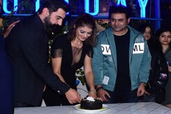 पूजा बत्रा ने पति नवाब शाह और दोस्तों के साथ मनाया बर्थ-डे पूजा बत्रा ने पति नवाब शाह और दोस्तों के साथ मनाया बर्थ-डे