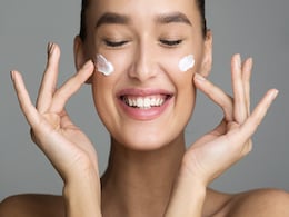 दीपावली पर करें  Walnut facial, चेहरे पर आएगा गोल्डन ग्लो, यहां जानिए कैसे दीपावली पर करें  Walnut facial, चेहरे पर आएगा गोल्डन ग्लो, यहां जानिए कैसे