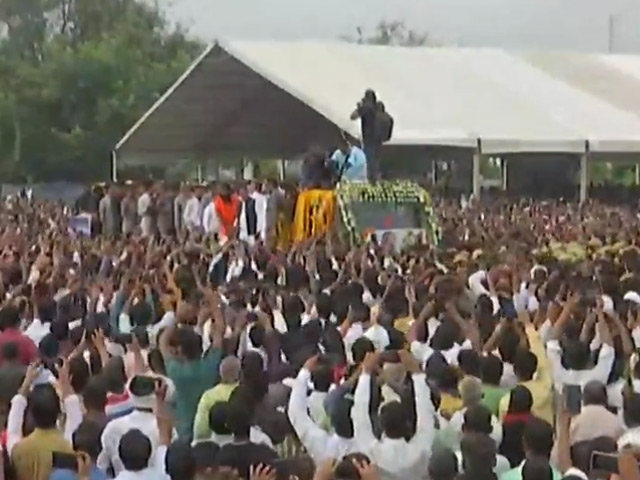 Mulayam Singh Yadav's State Funeral At His Native Saifai In UP