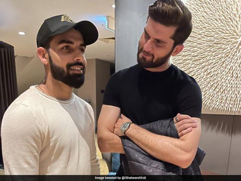 "Kabhi Mujhe Aise Bhi Dekho": Shadab Khan's Cheeky Tweet For Shaheen Afridi Makes Fans ROFL