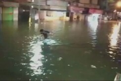 Heavy Rain Batters Bengaluru, Many Roads Flooded Heavy Rain Batters Bengaluru, Many Roads Flooded