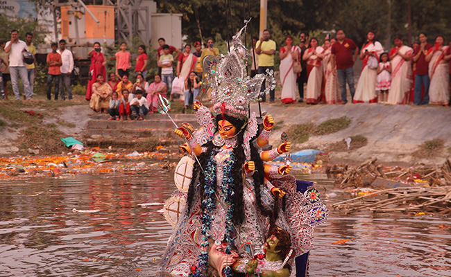 A First: Kolkata Puja, 190 Years Old, Immerses 'Durga' In Artificial Tank