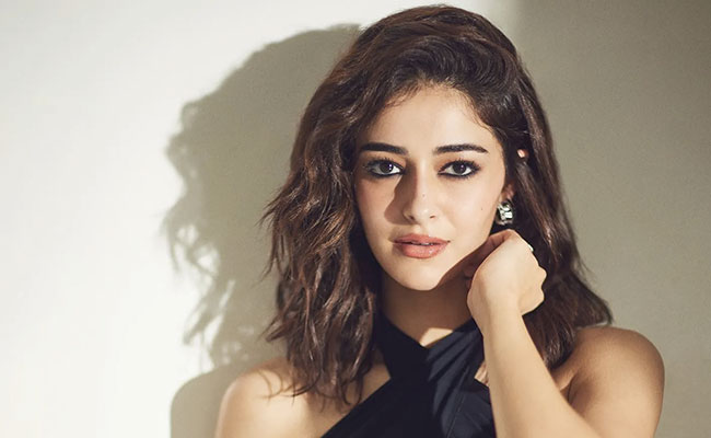 Ananya Panday Birthday Special: छोटी सी उम्र में बना लिया है बड़ा नाम, मासूम चेहरे के दिवाने हैं लोग