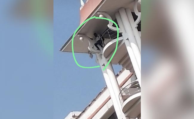 Man Threatens To Jump Off Kerala Court Building Over "Delayed Justice"