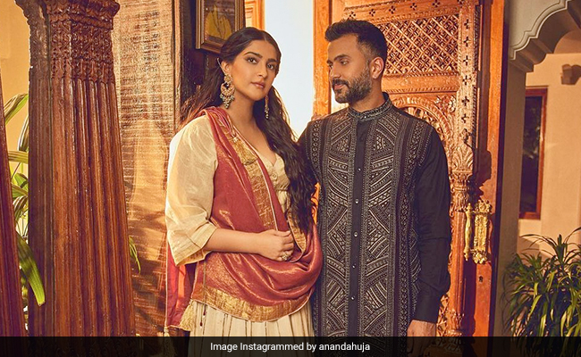 Diwali 2022: Sonam Kapoor And Husband Anand Ahuja Send Festive Greetings