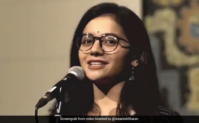 On Diwali, Bureaucrat's "Hugging Our Parents Is A Big Deal" Post Is A Hit