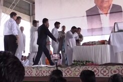 Last Tributes To Mulayam Singh Yadav Ahead Of His Cremation Last Tributes To Mulayam Singh Yadav Ahead Of His Cremation