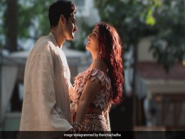 Bollywood Extends "<i>Mubarak</i>" To Lovebirds Ali Fazal and Richa Chadha Ahead Of Their Wedding Bollywood Extends "<i>Mubarak</i>" To Lovebirds Ali Fazal and Richa Chadha Ahead Of Their Wedding