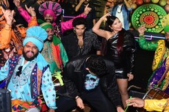 It's Bhangra Time For <i>Phone Bhoot</i> Co-Stars Ishaan, Siddhant And Katrina It's Bhangra Time For <i>Phone Bhoot</i> Co-Stars Ishaan, Siddhant And Katrina