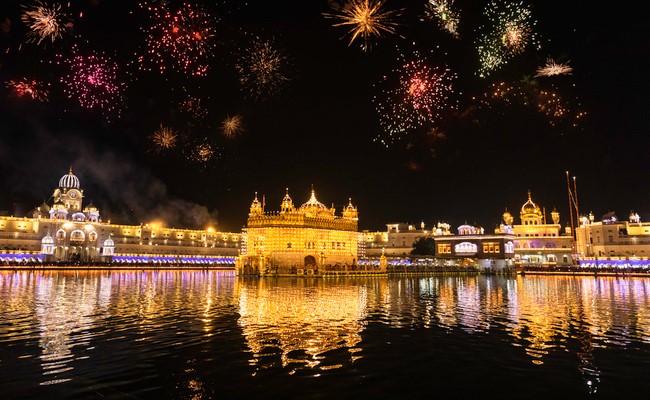 Diwali Celebrations At The Amritsar Golden Temple: Why You Should Visit Amritsar In Punjab This Diwali