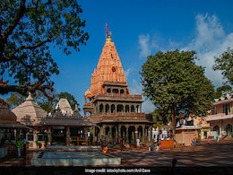 उज्जैन में महाकाल के दर्शन के लिए इस तरह पहुंच सकते हैं आप, घूमने के लिए और भी जगह हैं खास  उज्जैन में महाकाल के दर्शन के लिए इस तरह पहुंच सकते हैं आप, घूमने के लिए और भी जगह हैं खास
