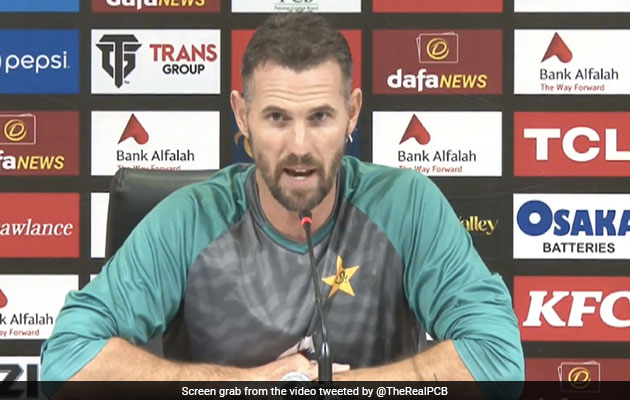 Video: ‘जब हम बुरी तरह हारते हैं... तो वो मुझे भेज देते हैं’, PAK कोच ने Live प्रेस कॉन्फ्रेंस के दौरान कहा, PCB की थम गई सांसें