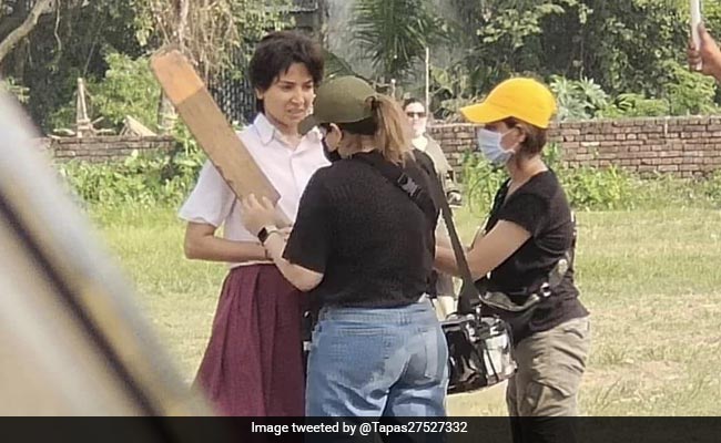 Viral: Anushka Sharma Shoots For Jhulan Goswami Biopic <i>Chakda Xpress</i> In Howrah, Kolkata