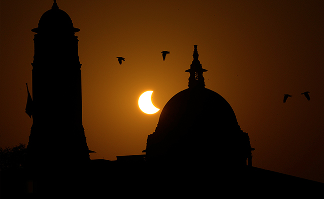 How Partial Solar Eclipse Was Seen From Various Cities In India: Pictures