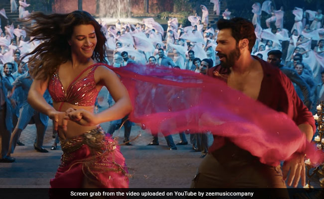 Bhediya Song Thumkeshwari: Kriti Sanon And Varun Dhawan Rule The ...