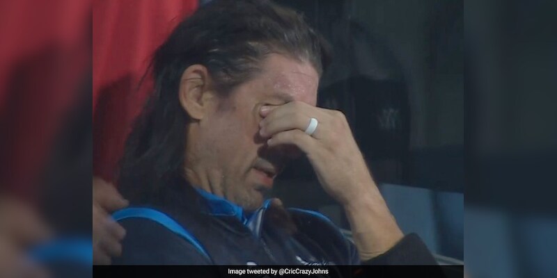 David Wiese Breaks Down As Namibia Get Knocked Out Of T20 World Cup. Watch - Vimarsana News