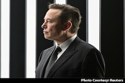 Elon Musk Begins Twitter Poll on Donald Trump's Account Reinstating Elon Musk Begins Twitter Poll on Donald Trump's Account Reinstating