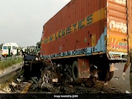 VIDEO: पूर्वांचल एक्सप्रेसवे पर 230 KM/प्रतिघंटे की स्पीड से दौड़ रही BMW कार क्रैश, 4 की मौत; कह रहे थे- '300 मार' VIDEO: पूर्वांचल एक्सप्रेसवे पर 230 KM/प्रतिघंटे की स्पीड से दौड़ रही BMW कार क्रैश, 4 की मौत; कह रहे थे- '300 मार'