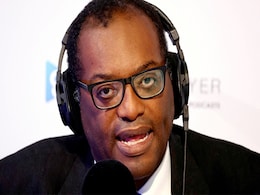 UK PM लिज़ ट्रस ने वित्त मंत्री को निकाला, Tax Cut के मुद्दे पर हो रहा हंगामा UK PM लिज़ ट्रस ने वित्त मंत्री को निकाला, Tax Cut के मुद्दे पर हो रहा हंगामा