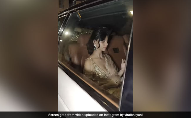 VIDEO: भूमि पेडनेकर की दिवाली पार्टी में सुहाना खान ने बिखेरा जलवा, गोल्डन साड़ी में दिखीं बेहद खूबसूरत