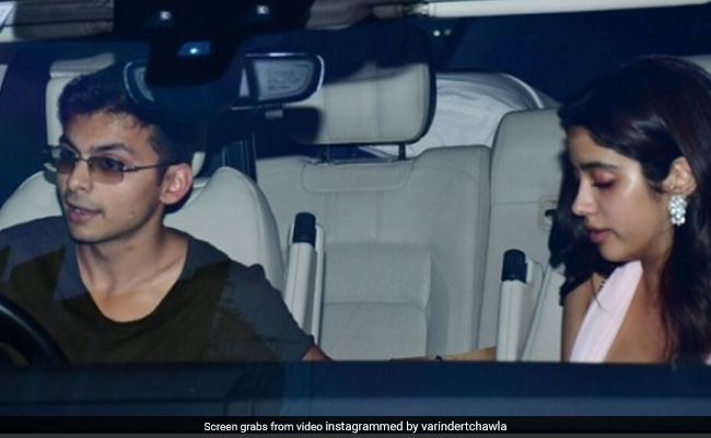Janhvi Kapoor एक्स बॉयफ्रेंड शिखर पहाड़िया के साथ हुई स्पॉट, VIDEO में दिखा जबरदस्त बॉन्डिंग