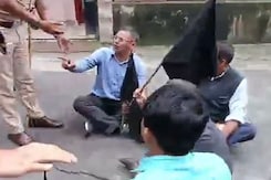 Watch: Amit Shah Shown Black Flags In Sikkim, 9 Arrested Watch: Amit Shah Shown Black Flags In Sikkim, 9 Arrested