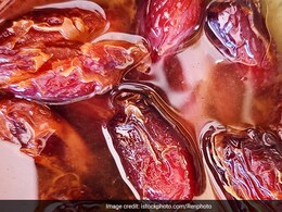 क्या आपको पता है दूध में खजूर को भिगोकर खाने से क्या होता है? इन 5 लोगों को जरूर खाना चाहिए क्या आपको पता है दूध में खजूर को भिगोकर खाने से क्या होता है? इन 5 लोगों को जरूर खाना चाहिए