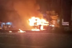12 Dead, 30 Injured As Bus Catches Fire In Maharashtra's Nashik 12 Dead, 30 Injured As Bus Catches Fire In Maharashtra's Nashik