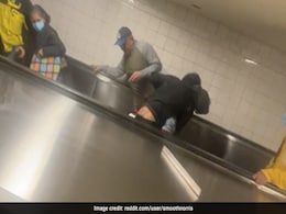 Viral Video: Brawling Men Tumble Down Escalator At New York's Grand Central Station Viral Video: Brawling Men Tumble Down Escalator At New York's Grand Central Station