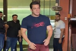 सलमान खान आपने जीजा आयुष शर्मा की बर्थ-डे पार्टी में आए नजर सलमान खान आपने जीजा आयुष शर्मा की बर्थ-डे पार्टी में आए नजर