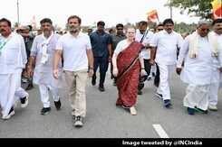 Sonia Gandhi Joins Congress's Bharat Jodo Yatra In Karnataka Sonia Gandhi Joins Congress's Bharat Jodo Yatra In Karnataka