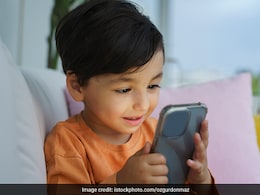 बच्चे को लग गई है मोबाइल देखने की लत, तो डॉक्टर अर्पित गुप्ता से जानिए Mobile Addiction कम करने के टिप्स बच्चे को लग गई है मोबाइल देखने की लत, तो डॉक्टर अर्पित गुप्ता से जानिए Mobile Addiction कम करने के टिप्स