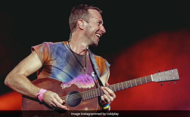 Coldplay Forced To Postpone Shows After Lead Singer Chris Martin Contracts "Serious Lung Infection"