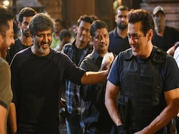 चिरंजीवी के साथ साउथ की इस फिल्म से डेब्यू कर रहे हैं सलमान खान, बोले- साथ मिल गए तो हम 3000- 4000 करोड़ क्लब में हो सकते हैं शामिल  चिरंजीवी के साथ साउथ की इस फिल्म से डेब्यू कर रहे हैं सलमान खान, बोले- साथ मिल गए तो हम 3000- 4000 करोड़ क्लब में हो सकते हैं शामिल