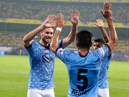 Mumbai City Continue Unbeaten Run With 2-0 Win Over Kerala Blasters