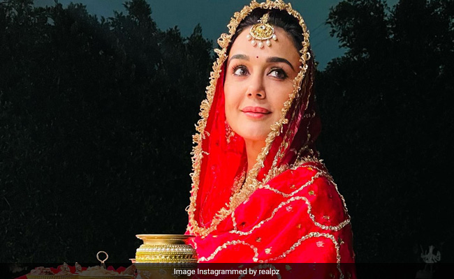 Karwa Chauth 2022: Preity Zinta "Cannot See" The Moon In Los Angeles