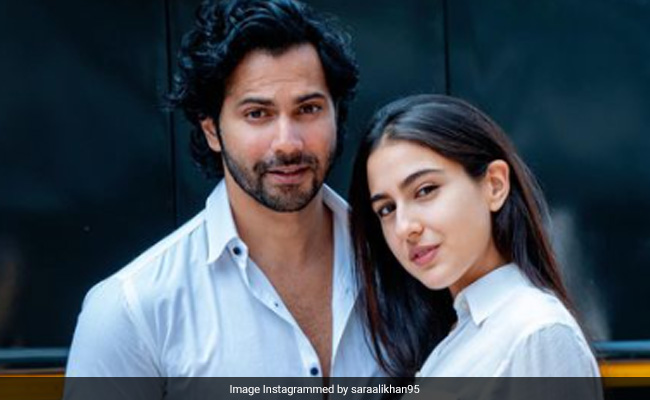 Watch: Varun Dhawan Announces Sara Ali Khan's New Film <i>Ae Watan Mere Watan</i> In The "Sara Style"