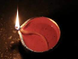 पूजा के दीपक की सफाई के क्या हैं नियम, जानिए दीयों को धोना चाहिए या नहीं पूजा के दीपक की सफाई के क्या हैं नियम, जानिए दीयों को धोना चाहिए या नहीं