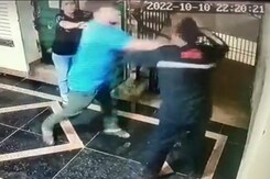 Caught On Camera: Security Guard, Resident Punch Each Other In Ghaziabad Caught On Camera: Security Guard, Resident Punch Each Other In Ghaziabad