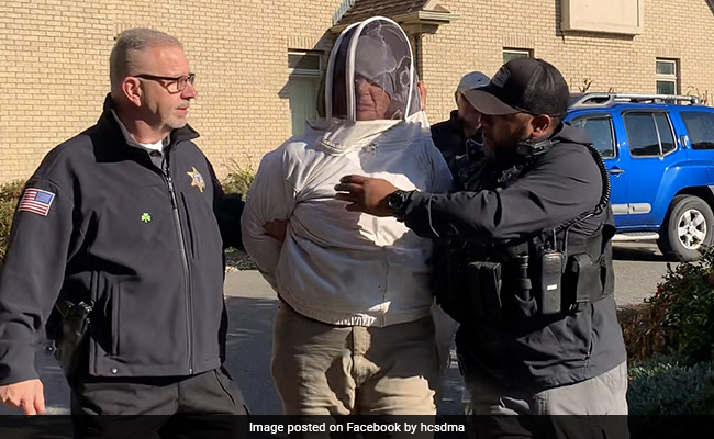 US Woman Releases Swarm Of Bees On Officers Serving Eviction Notice