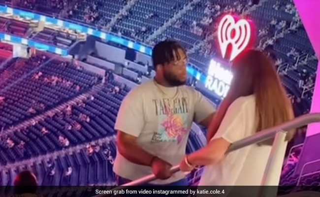 Good Samaritan Helps An Elderly Woman. Viral Video Will Melt Your Heart