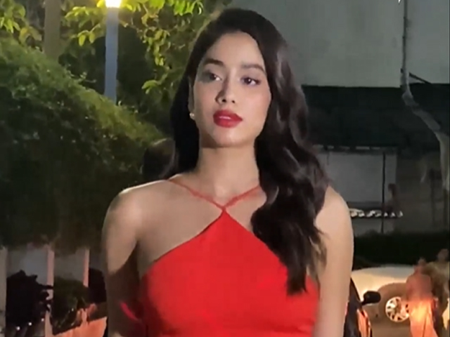 Janhvi Kapoor, Busy Wil <i>Mili</i> Promotions, Stepped Out Like This