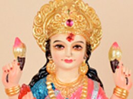 कपूर और गुलाब के फूल का महा उपाय, माना जाता है घर में बनी रहेगी बरकत कपूर और गुलाब के फूल का महा उपाय, माना जाता है घर में बनी रहेगी बरकत