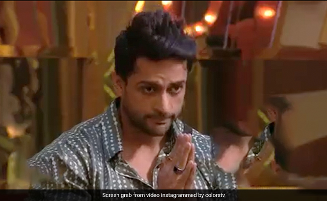 <i>Bigg Boss 16</i>: Sumbul Touqeer's Father Schools Shalin Bhanot. Here's Why