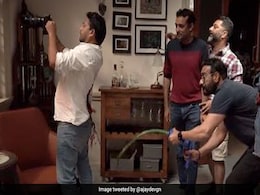 'भोला' के सेट पर अजय देवगन ने कुछ इस तरह बहाया खून, पसीना और पानी, देखें मजेदार वीडियो 'भोला' के सेट पर अजय देवगन ने कुछ इस तरह बहाया खून, पसीना और पानी, देखें मजेदार वीडियो