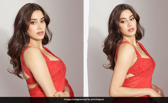 Janhvi Kapoor's Favourite Monochrome Fashion Moment Is Always In A Red <i>Saree</i>