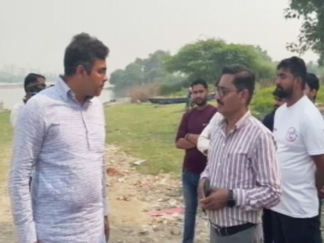 Watch: BJP MP Abuses Delhi Official Over Yamuna Clean-Up