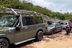 Heavy Rain Batters Bengaluru, Massive Power Cuts Reported Across City Heavy Rain Batters Bengaluru, Massive Power Cuts Reported Across City