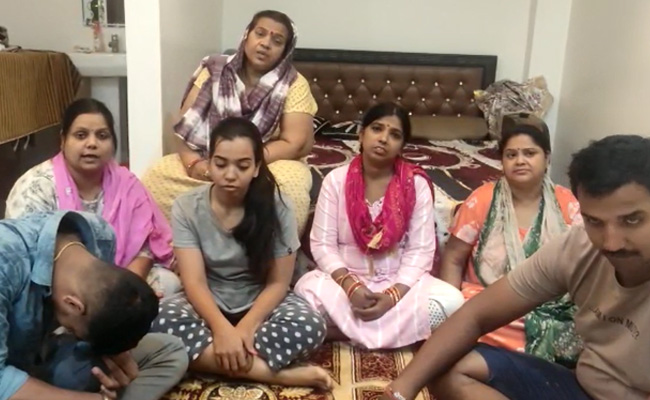 UP Man Films Wife Attempting Suicide, Doesn't Stop Her. She Dies Later