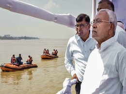 Nitish Kumar's Boat Collides With Bridge Pillar During Inspection In Bihar Nitish Kumar's Boat Collides With Bridge Pillar During Inspection In Bihar